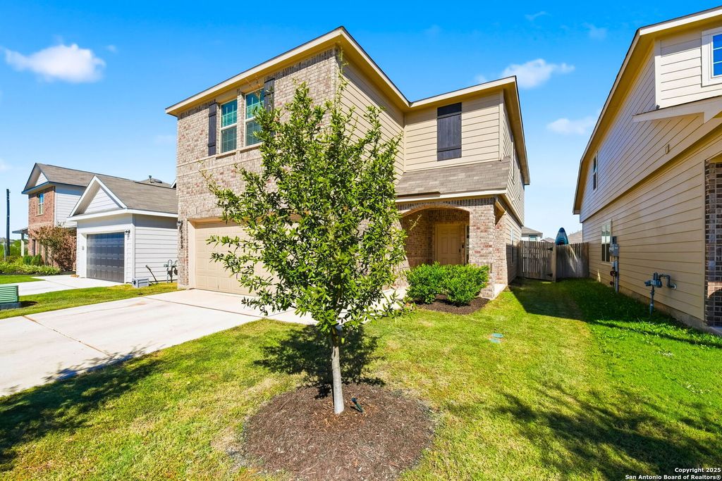 Photo of 5602 Daniel Way, St Hedwig, TX 78152 (MLS # 1921293)