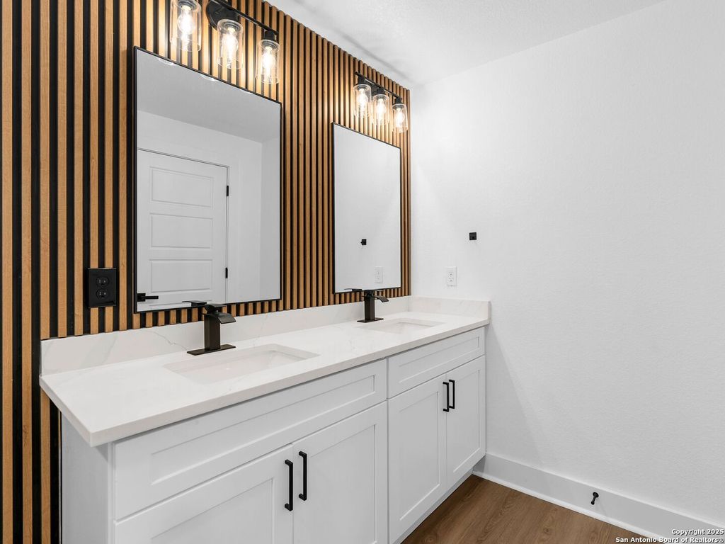 Photo of 148 Terrell Road 3 #3, Alamo Heights, TX 78209 (MLS # 1914980)
