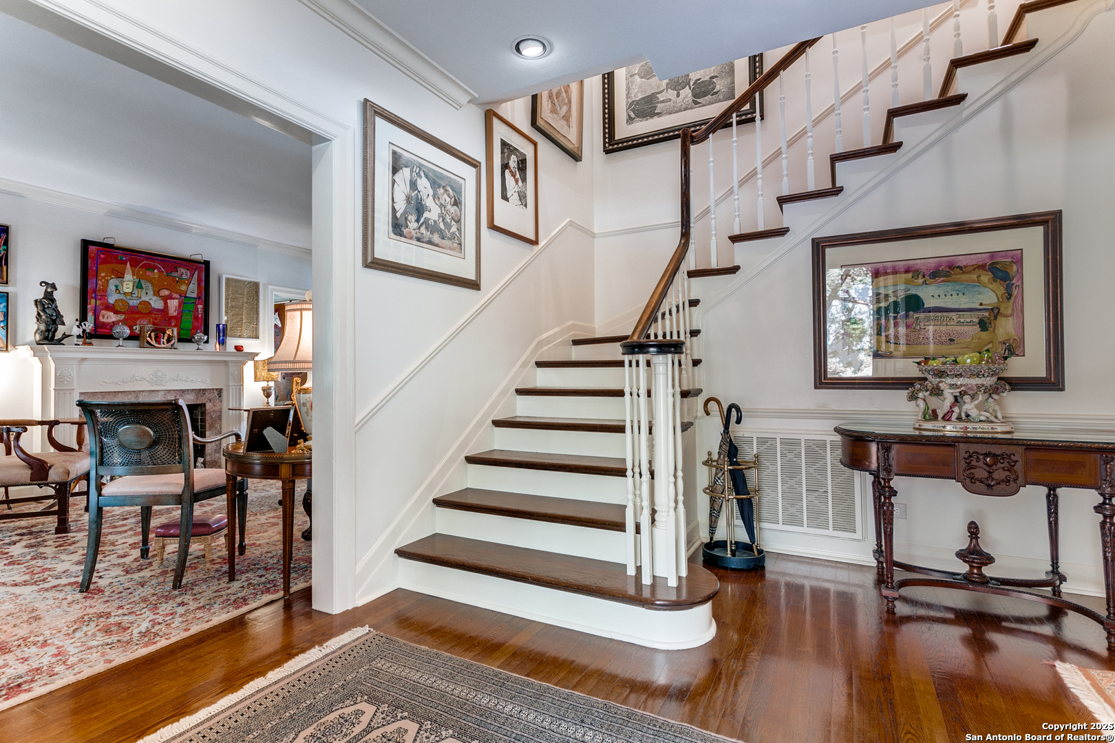 254 E Summit