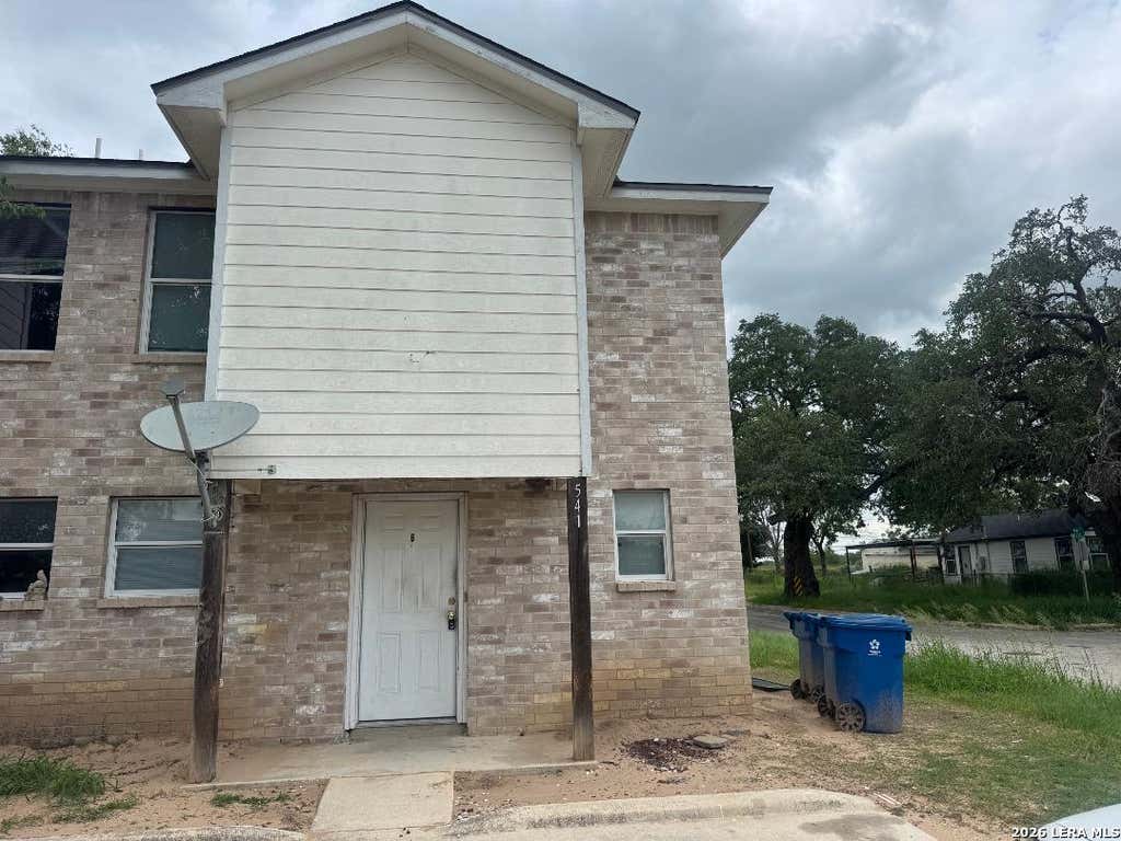 Photo of 541 Dallas B #B, Pleasanton, TX 78064 (MLS # 1969972)