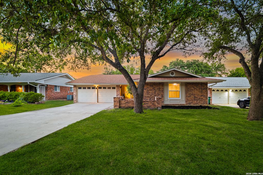 Photo of 3219 Quakertown Dr, San Antonio, TX 78230 (MLS # 1991067)