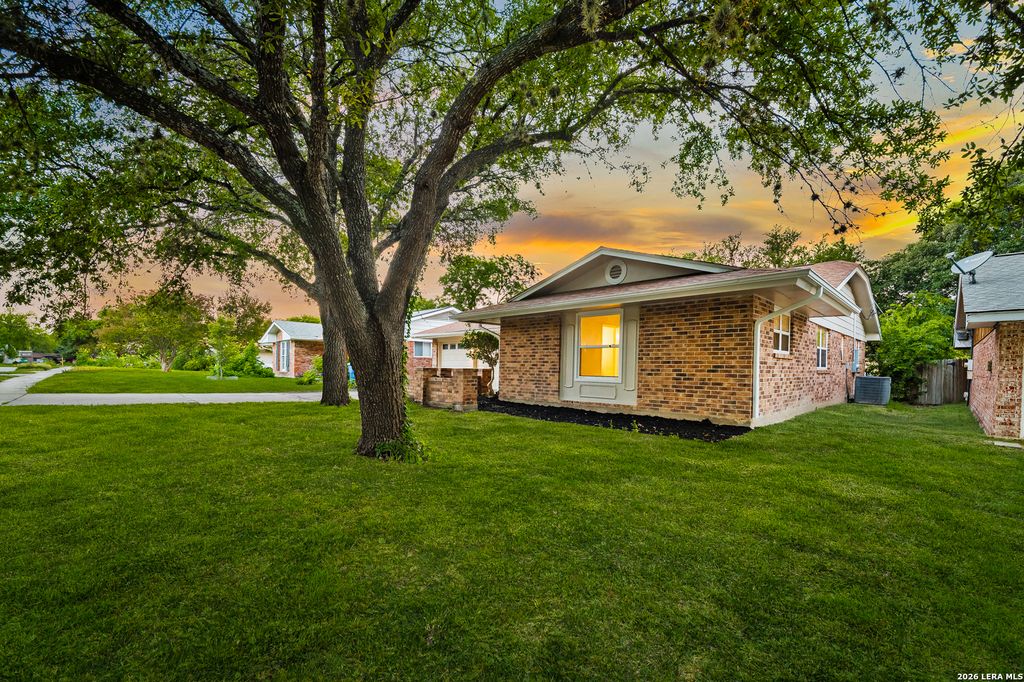 Photo of 3219 Quakertown Dr, San Antonio, TX 78230 (MLS # 1991067)