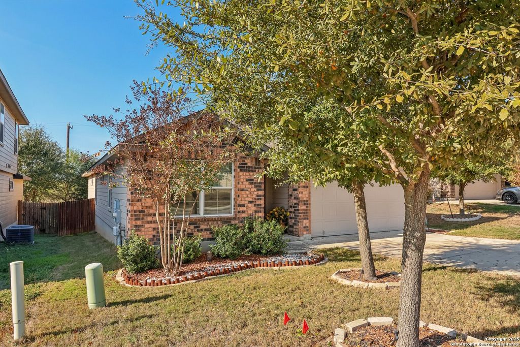 Photo of 1413 Slate Cyn, San Antonio, TX 78245 (MLS # 1930321)