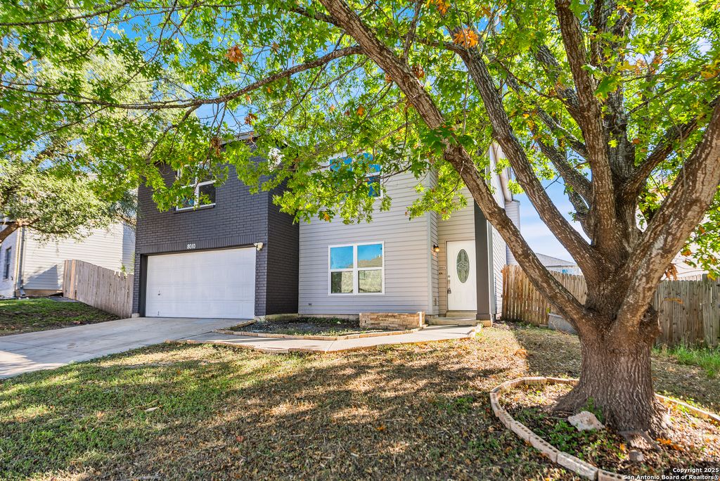 Photo of 8010 Chestnut Gate, Converse, TX 78109 (MLS # 1948252)