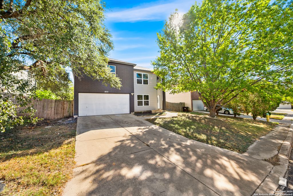 Photo of 8010 Chestnut Gate, Converse, TX 78109 (MLS # 1948252)
