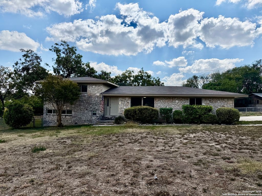 Photo of 1236 E Live Oak Rd, Schertz, TX 78154 (MLS # 1916214)