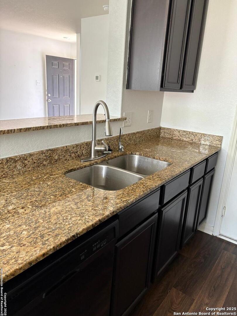 6135 Lakefront