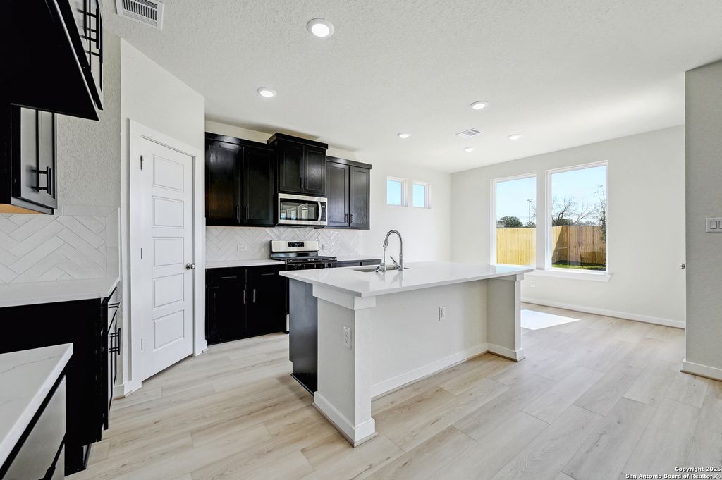 Photo of 6002 Calgary Park, San Antonio, TX 78233 (MLS # 1831978)