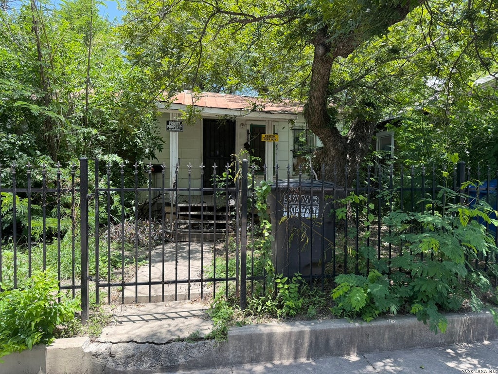 Photo of 153 Henry, San Antonio, TX 78207 (MLS # 2011793)