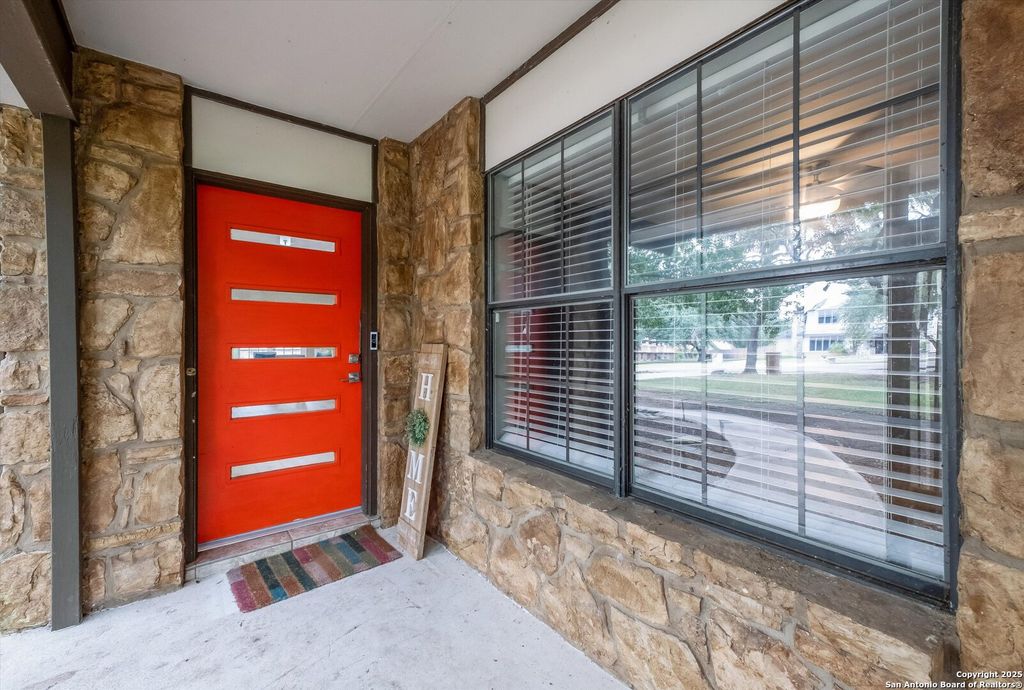 Photo of 26042 Cypress Oaks, San Antonio, TX 78255 (MLS # 1914154)