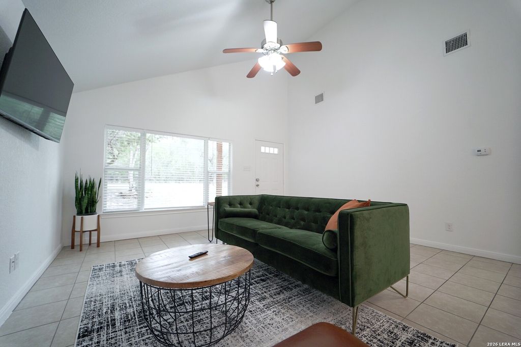 Photo of 685 Ridgerock Dr, Canyon Lake, TX 78133 (MLS # 1953600)