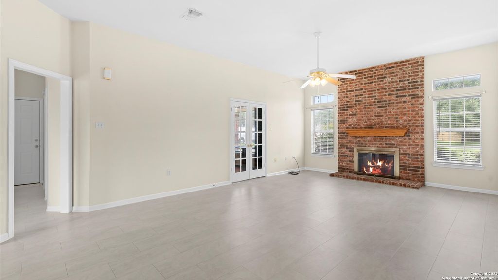 Photo of 180 Castlewood Dr, Seguin, TX 78155 (MLS # 1883999)