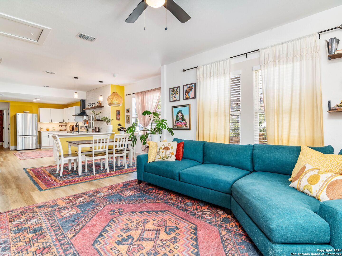 924 W Rosewood