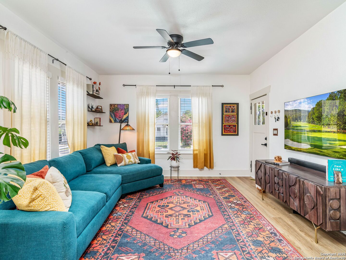 924 W Rosewood