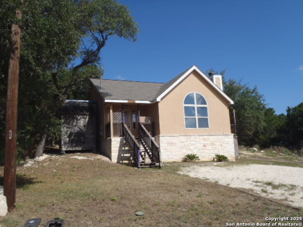 Photo of 1127 Eastview Dr, Canyon Lake, TX 78133 (MLS # 1907528)