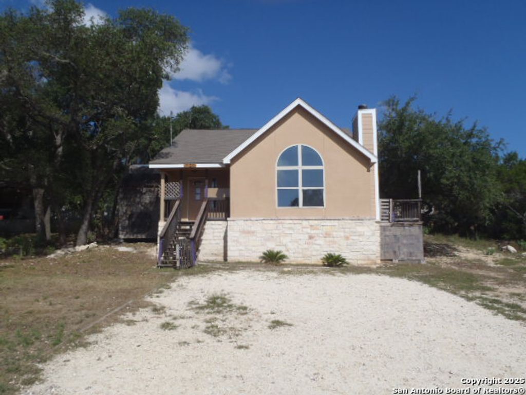 Photo of 1127 Eastview Dr, Canyon Lake, TX 78133 (MLS # 1907528)