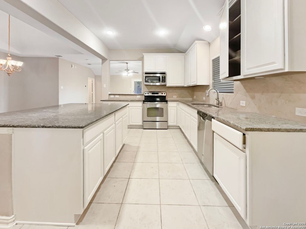 Photo of 335 Cylamen, New Braunfels, TX 78132 (MLS # 1928576)