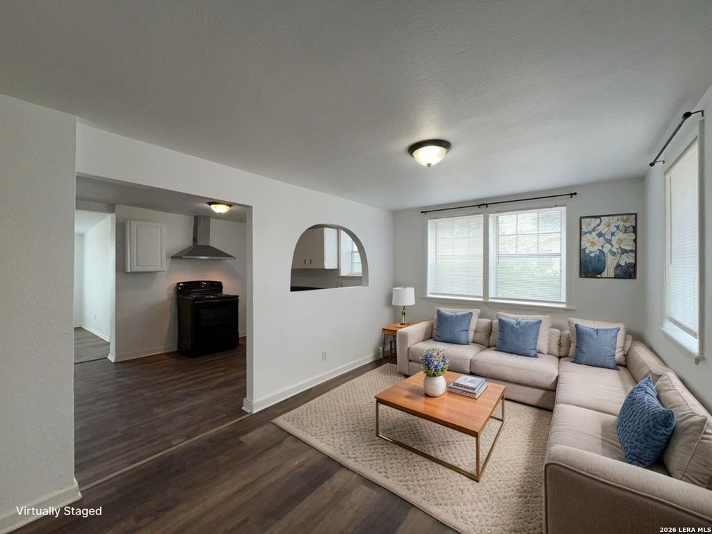 Photo of 1142 W VILLARET BLVD, San Antonio, TX 78224 (MLS # 1957605)