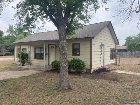 A home in Hondo