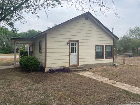 A home in Hondo