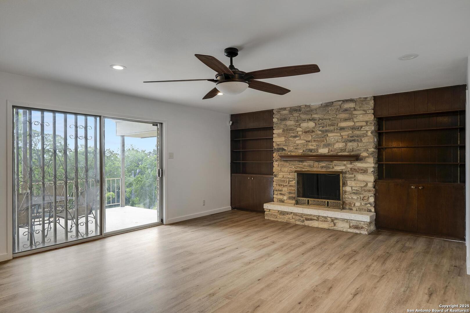 7147 Oakridge