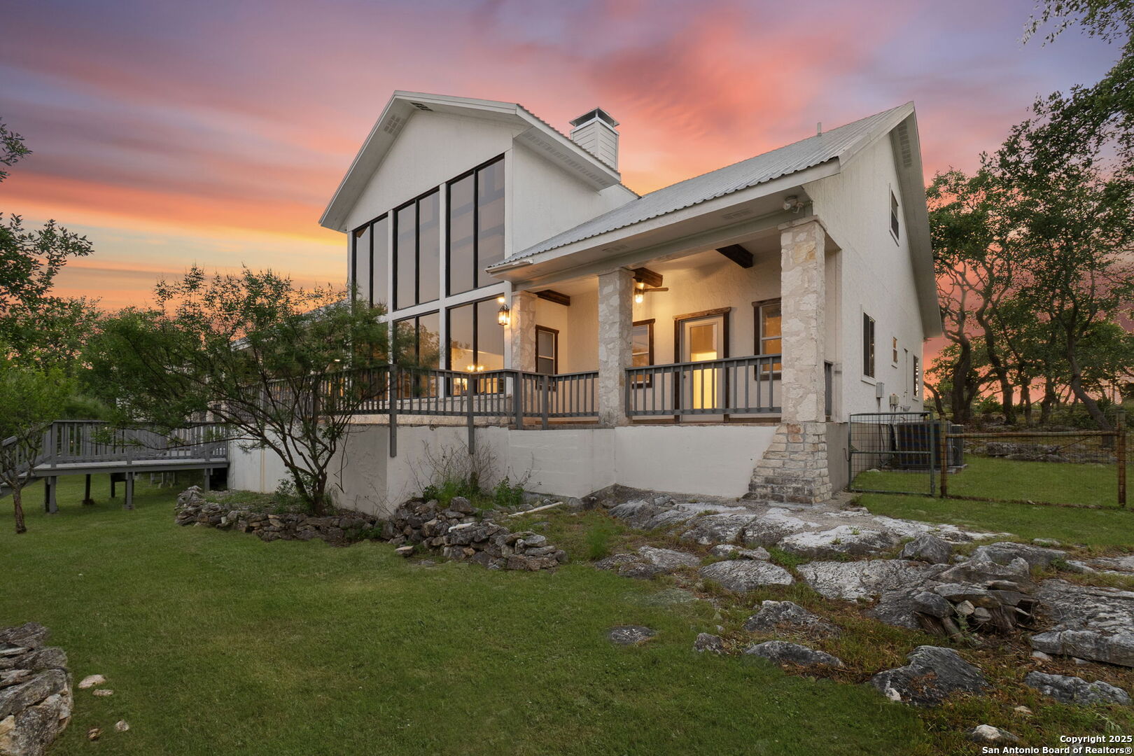 1042 Flagstone Dr