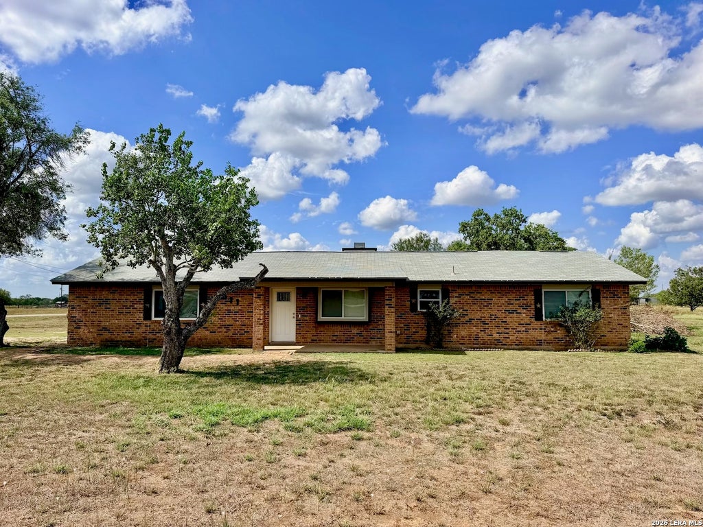 Photo of 611 Deer Trail dr, Jourdanton, TX 78026 (MLS # 2019555)