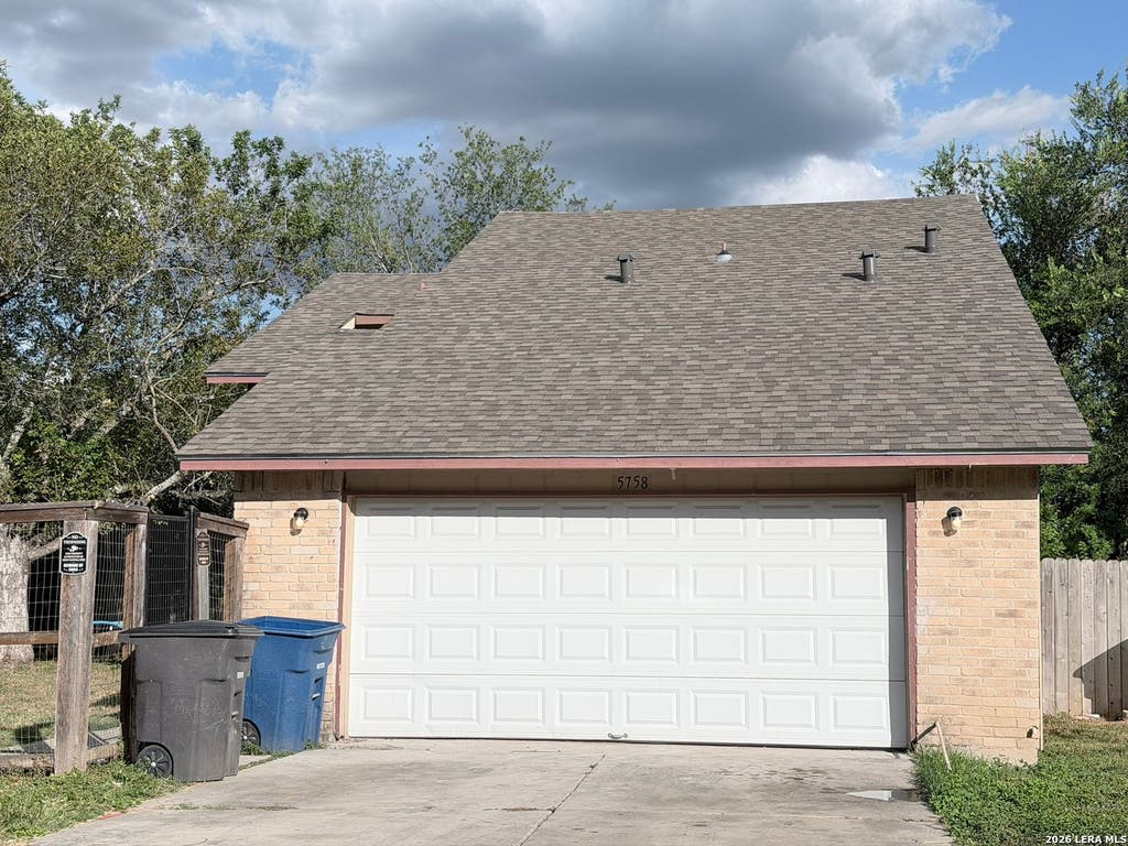 Photo of 5758 SPRING MOON ST, San Antonio, TX 78247 (MLS # 2007770)