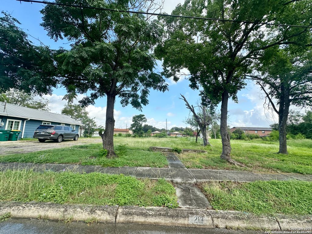 Photo of 213 E Lindbergh, Universal City, TX 78148 (MLS # 1878095)
