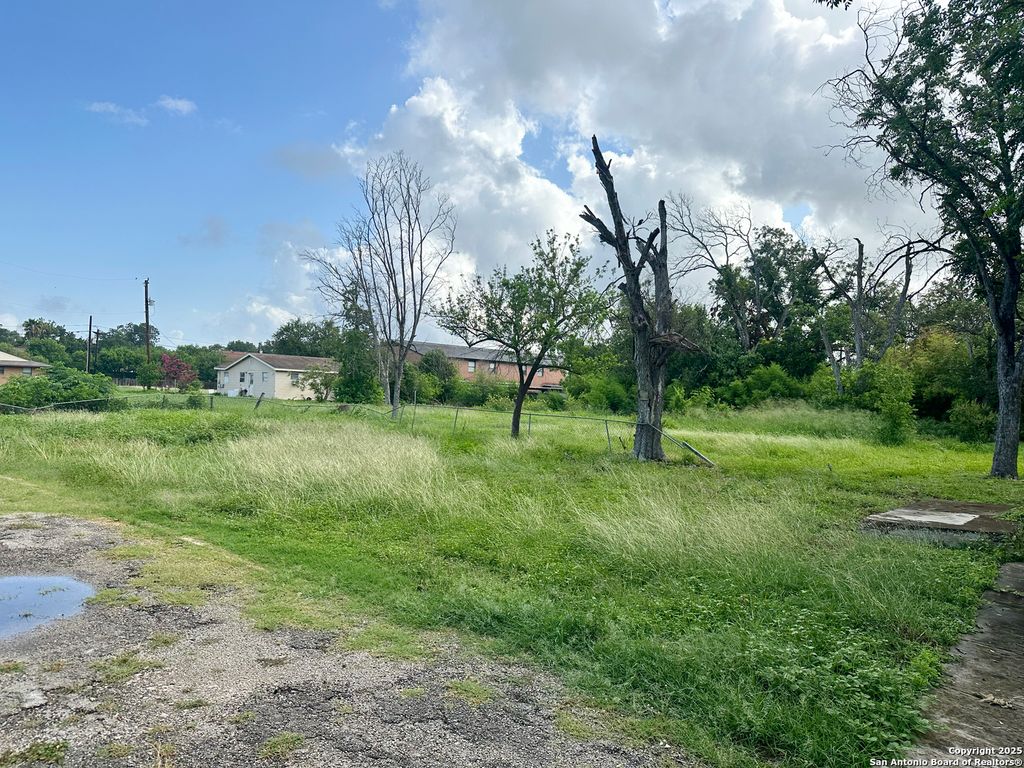 Photo of 213 E Lindbergh, Universal City, TX 78148 (MLS # 1878095)