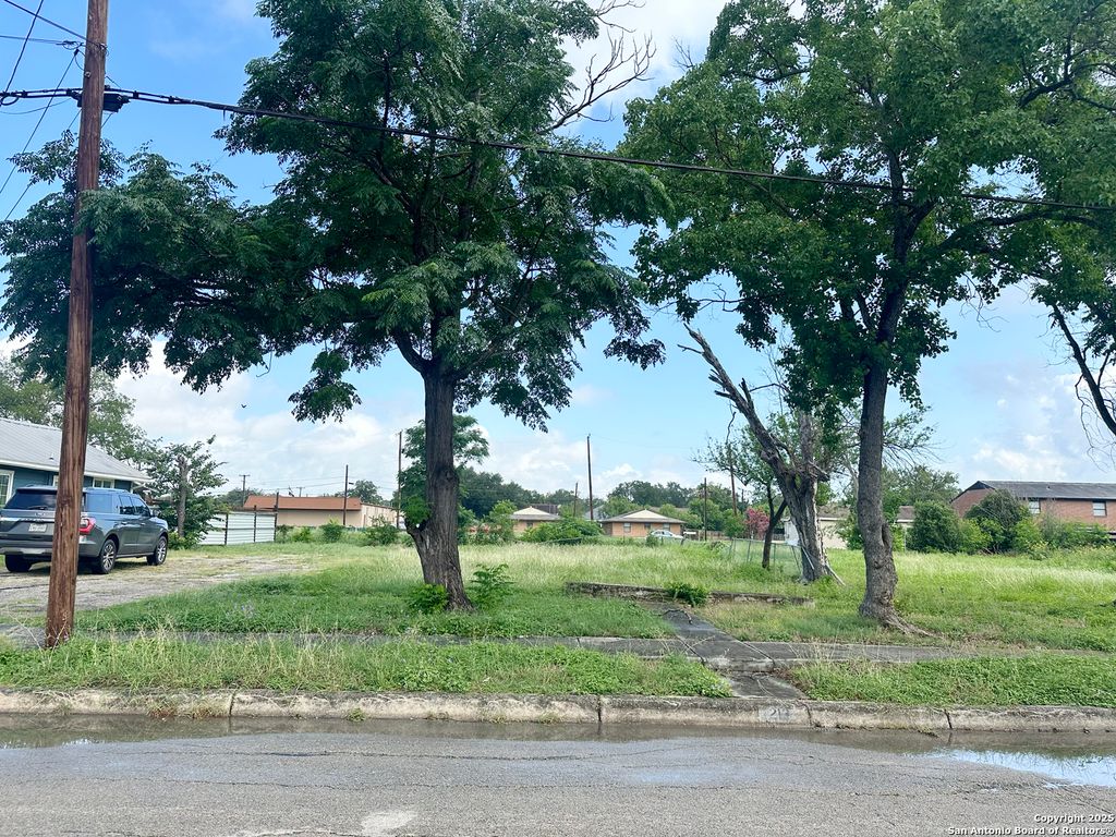 Photo of 213 E Lindbergh, Universal City, TX 78148 (MLS # 1878095)