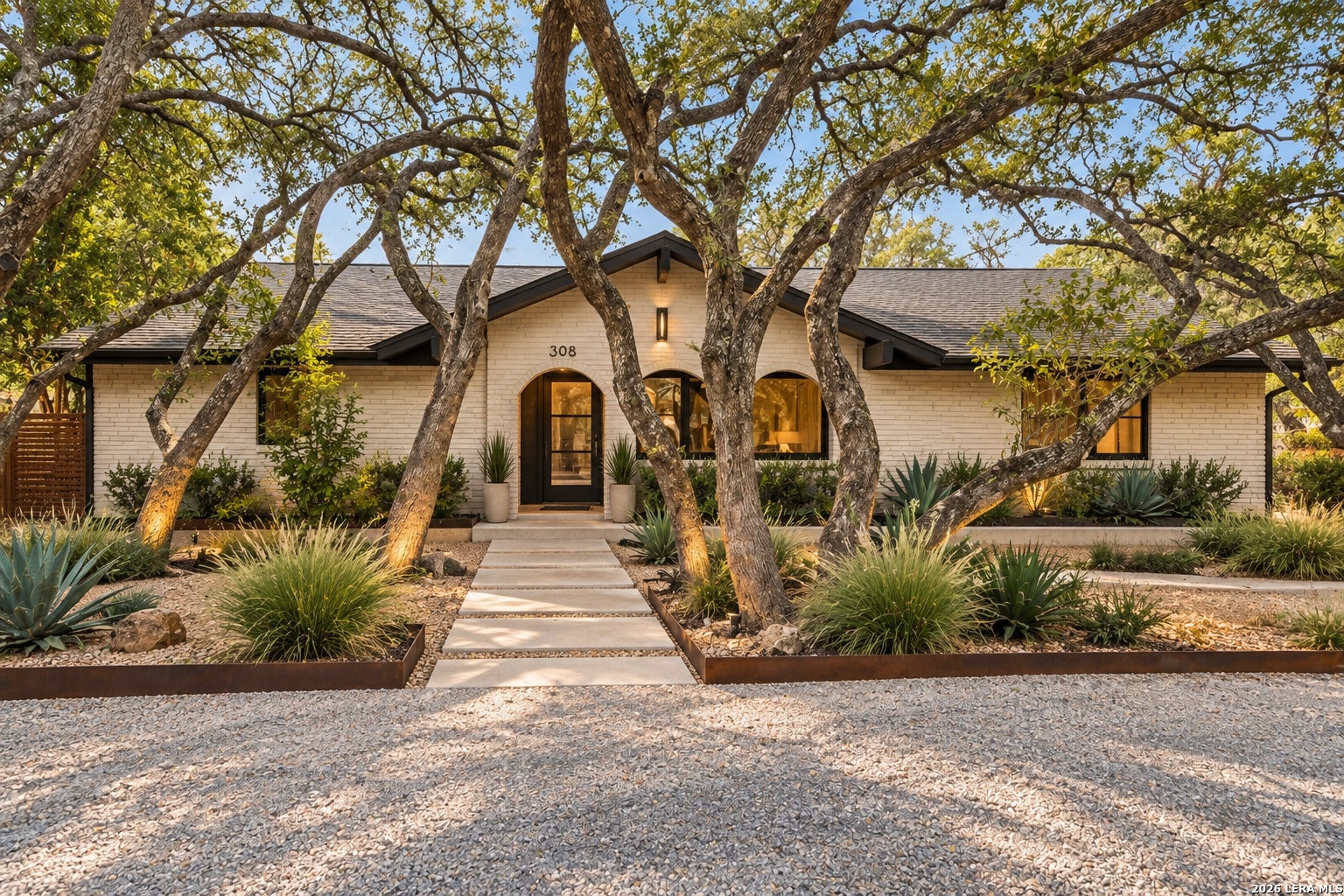 308 MEADOWBROOK DR