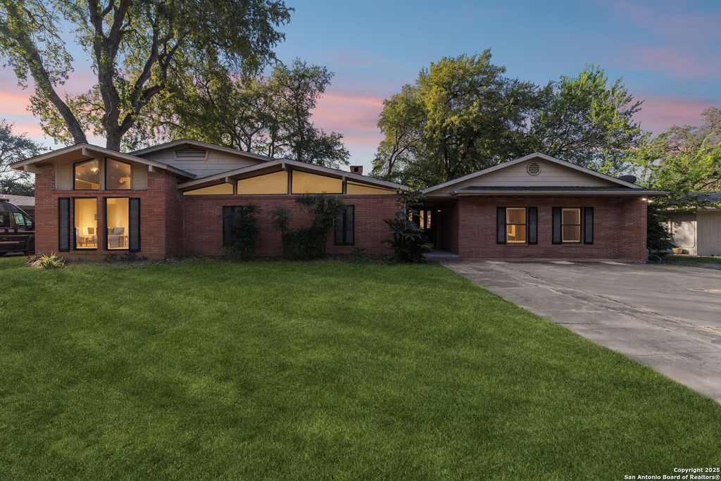 Photo of 314 Northridge Dr, San Antonio, TX 78209 (MLS # 1913759)