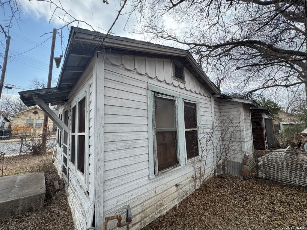 Photo of 102 Noria, San Antonio, TX 78207 (MLS # 1946433)