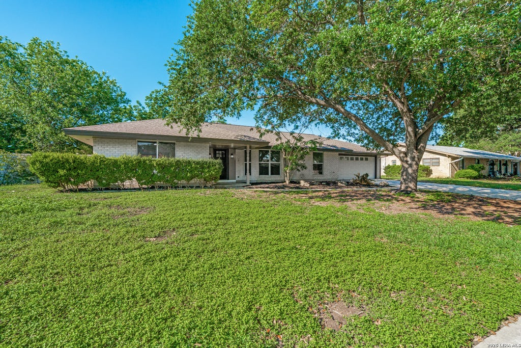 Photo of 654 Richfield, Windcrest, TX 78239 (MLS # 1971132)