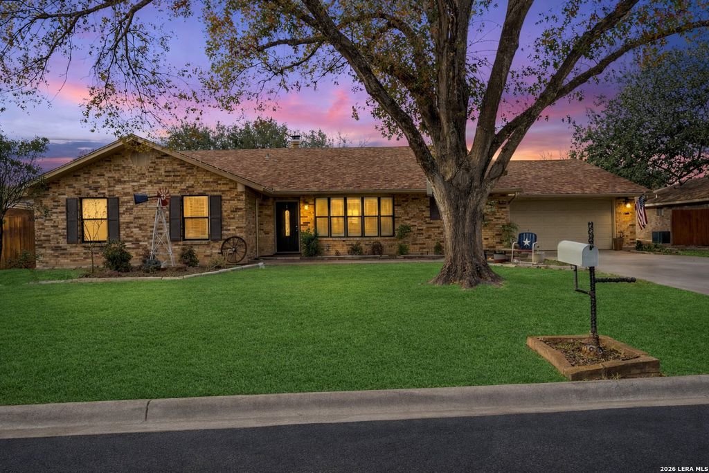 Photo of 1658 Redwood Street, Seguin, TX 78155 (MLS # 1938076)