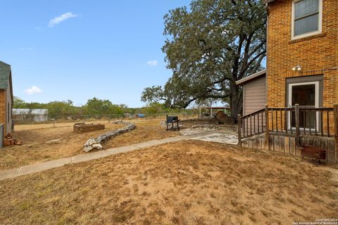 A home in Floresville