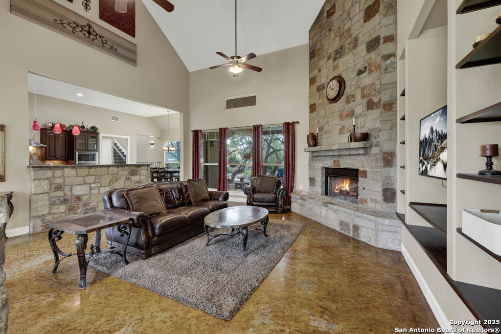 3032 Rolling Oaks
