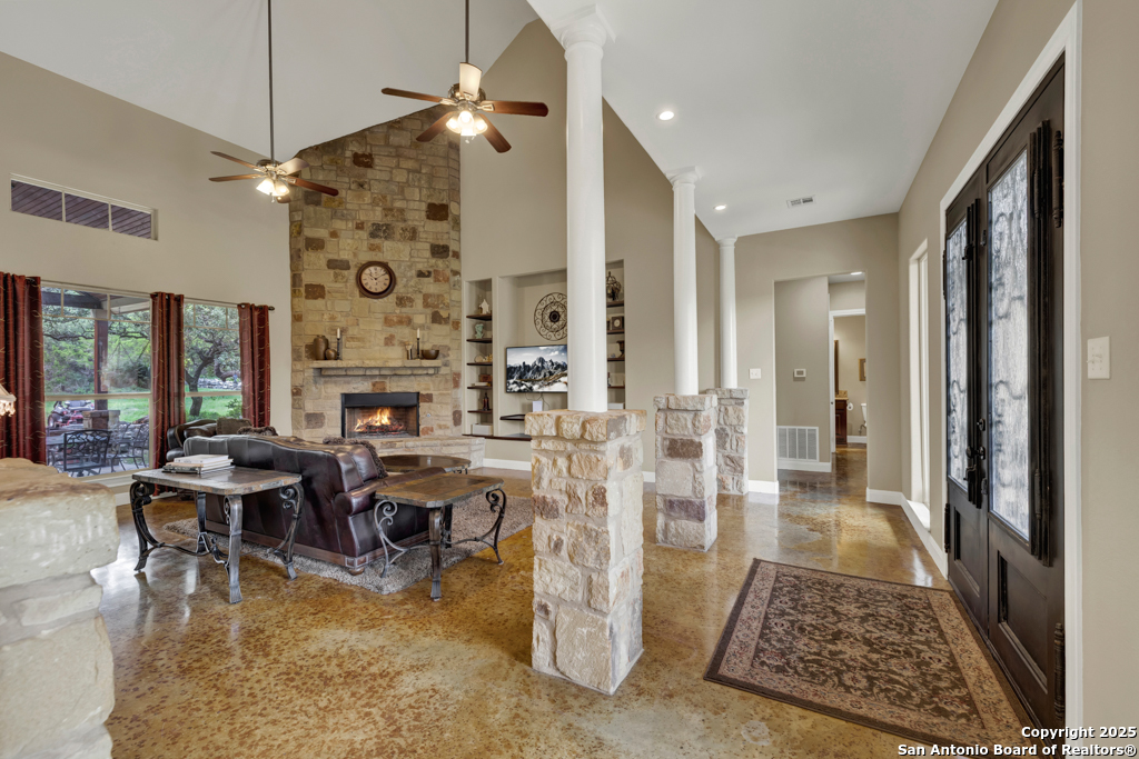3032 Rolling Oaks
