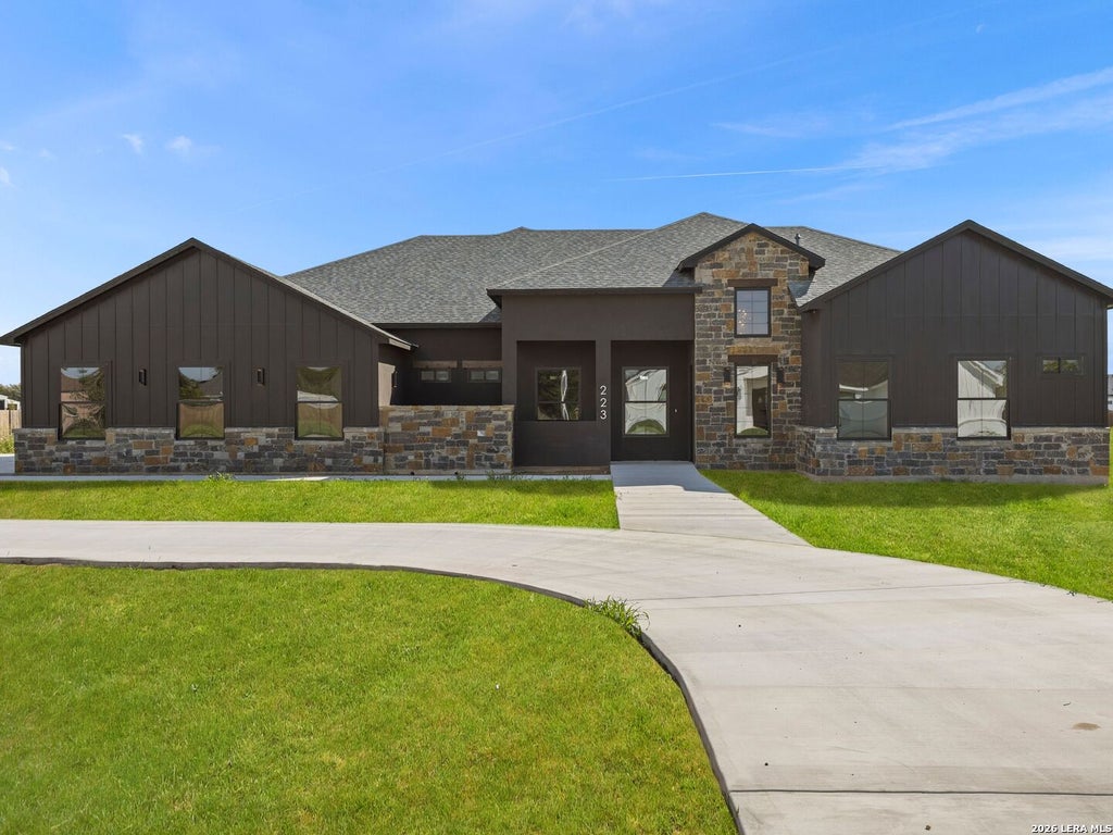 Photo of 223 Double Creek Loop, Seguin, TX 78155 (MLS # 2023615)