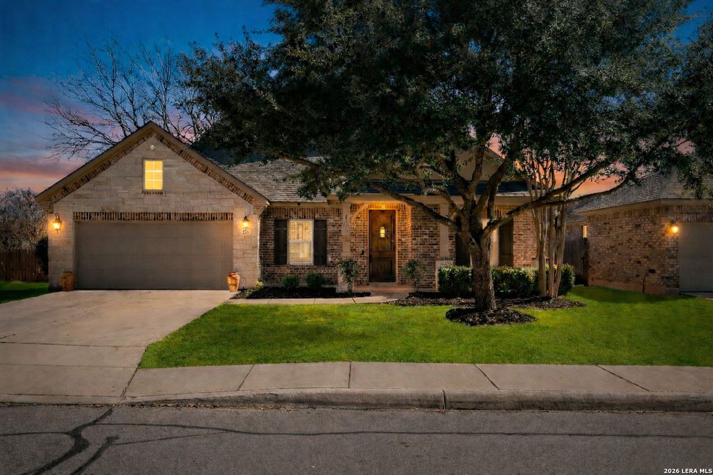 Photo of 221 Ludwig Dr, Boerne, TX 78006 (MLS # 1944241)