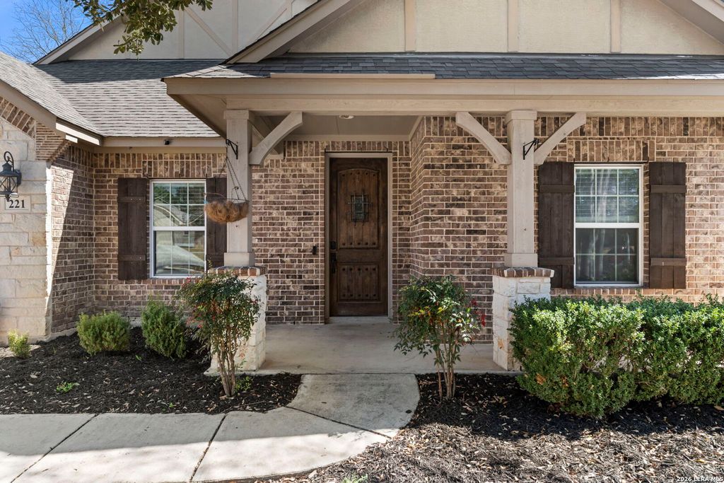 Photo of 221 Ludwig Dr, Boerne, TX 78006 (MLS # 1944241)