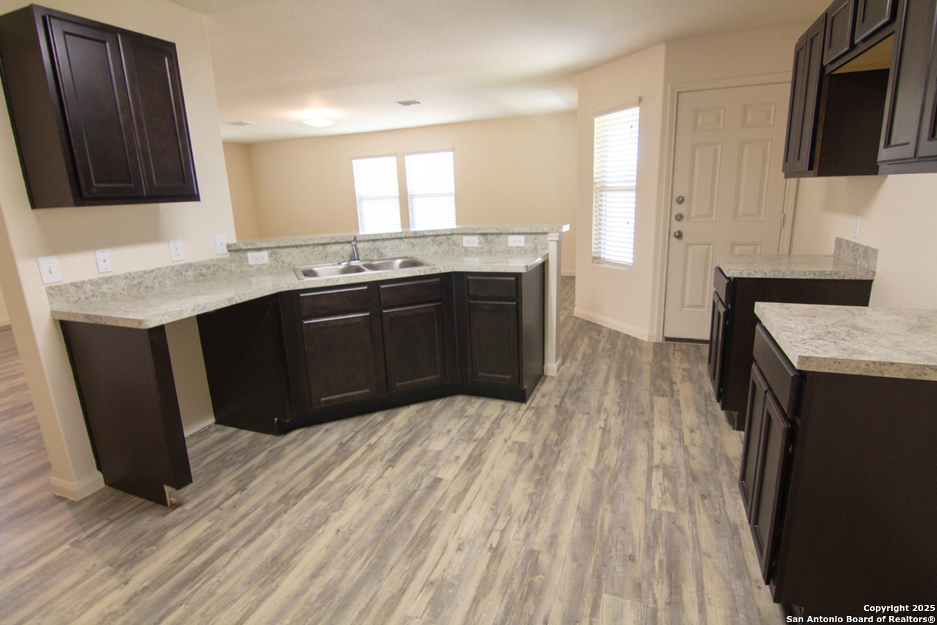8167 Dempsey - Photo 4