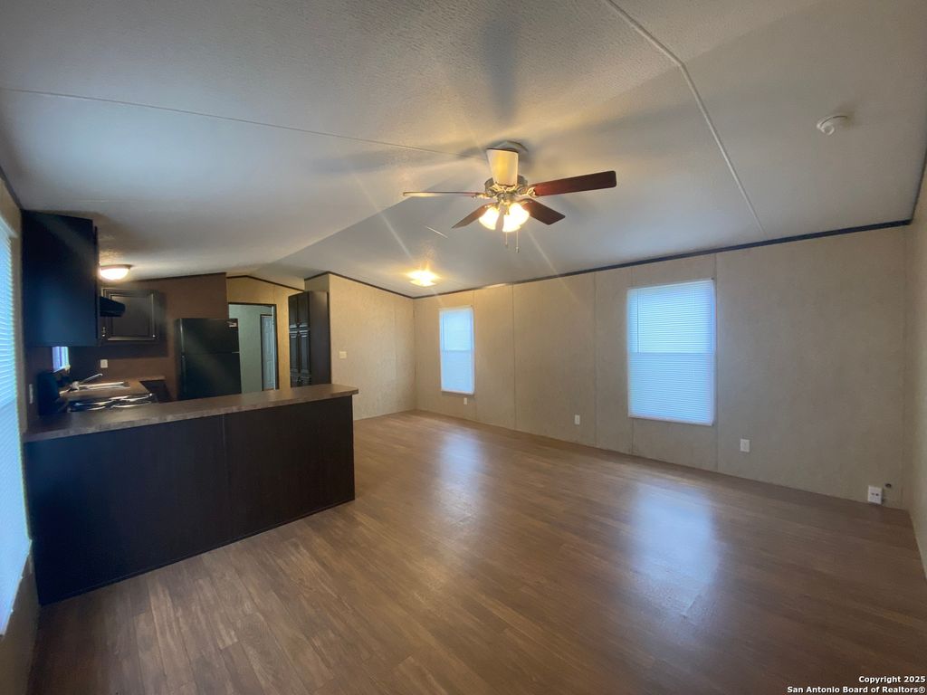 Photo of 1215 Southway, Pleasanton, TX 78064 (MLS # 1892373)