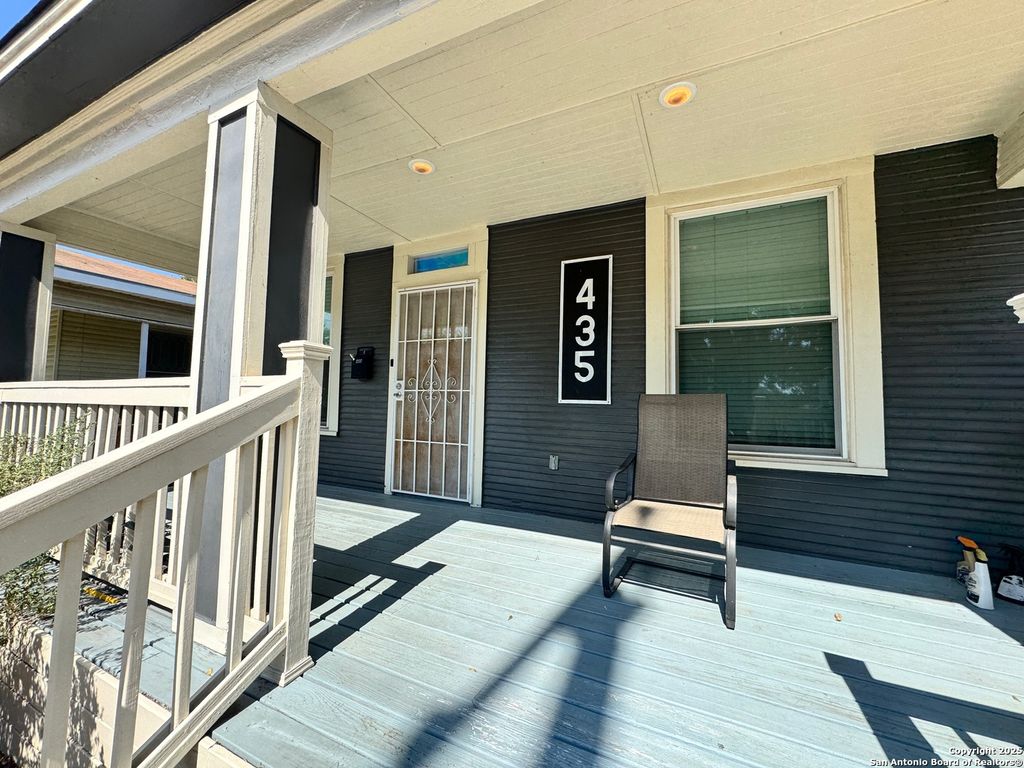 Photo of 435 Mckinley Ave, San Antonio, TX 78210 (MLS # 1928496)