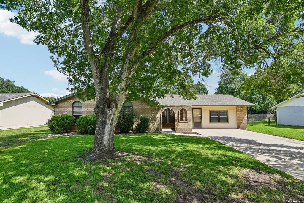 Photo of 1641 DRIFTWOOD DR, Seguin, TX 78155 (MLS # 2002767)