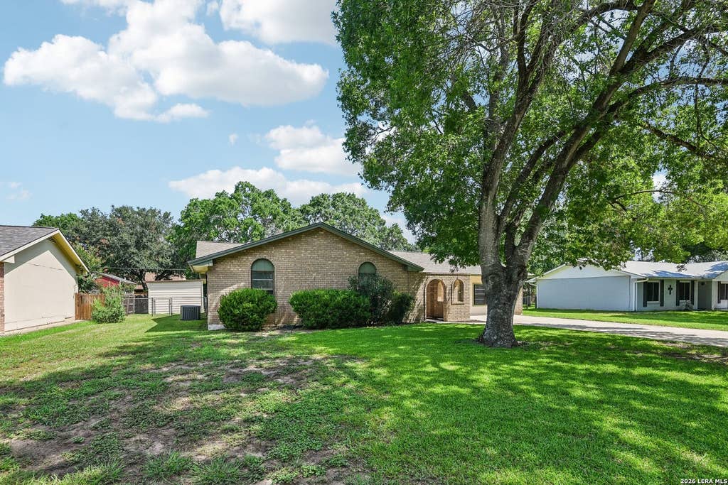 Photo of 1641 DRIFTWOOD DR, Seguin, TX 78155 (MLS # 2002767)