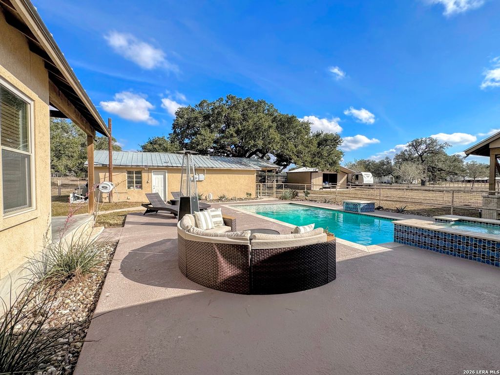 Photo of 2828 2nd St, Pleasanton, TX 78064 (MLS # 1936543)