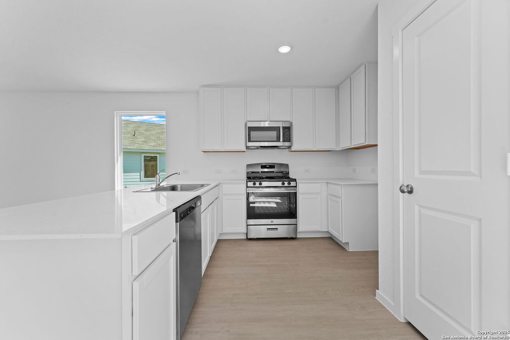 Photo of 7602 Bohemian Grove, San Antonio, TX 78227 (MLS # 1914519)
