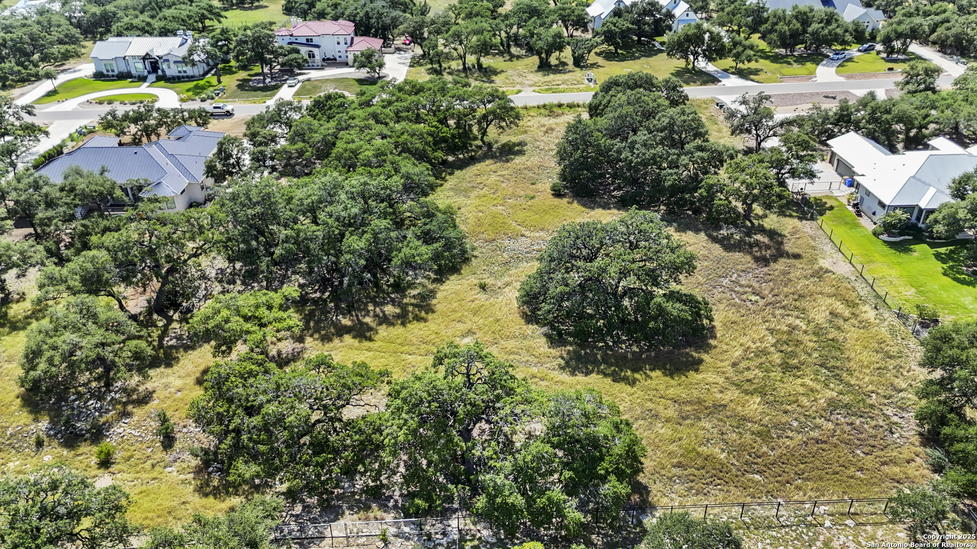 931 Maximino Ridge